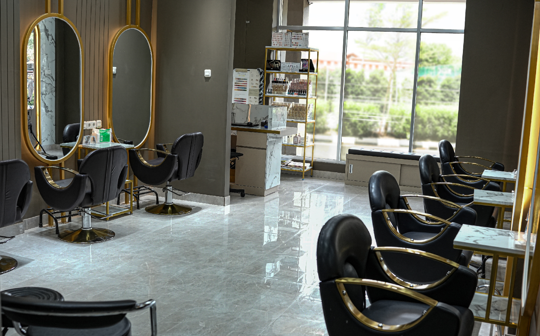 Interior Moir Salon Serpong